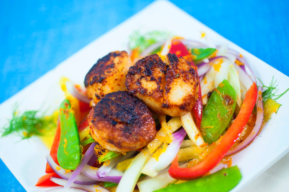 Seared Scallops with Pineapple Salad-5102